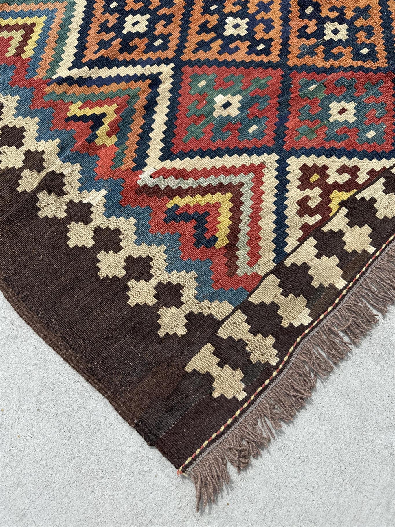 AORug#1468 size.5' 00" x 12' 02"