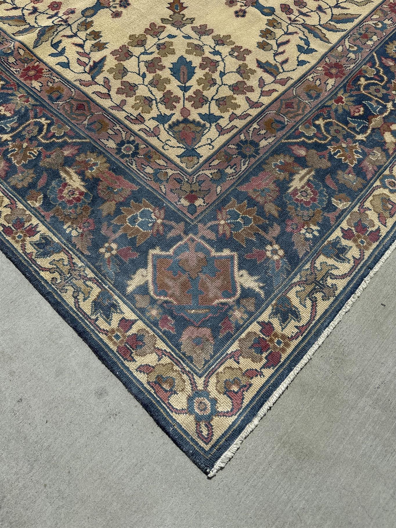 AORug#4653 size. 8' 09" x 11' 09"