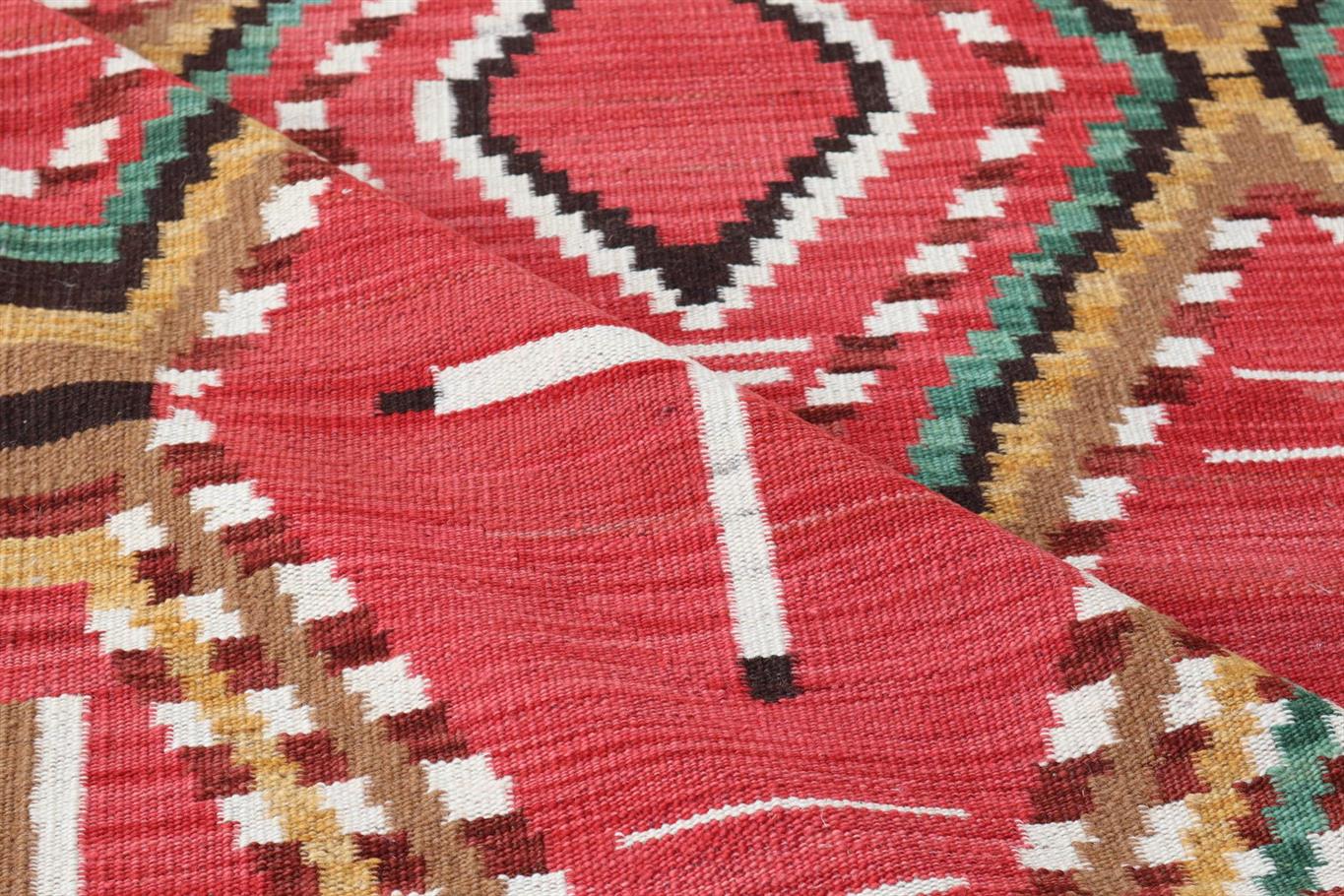 AORug#17677 size. 5'0" X 8'0"