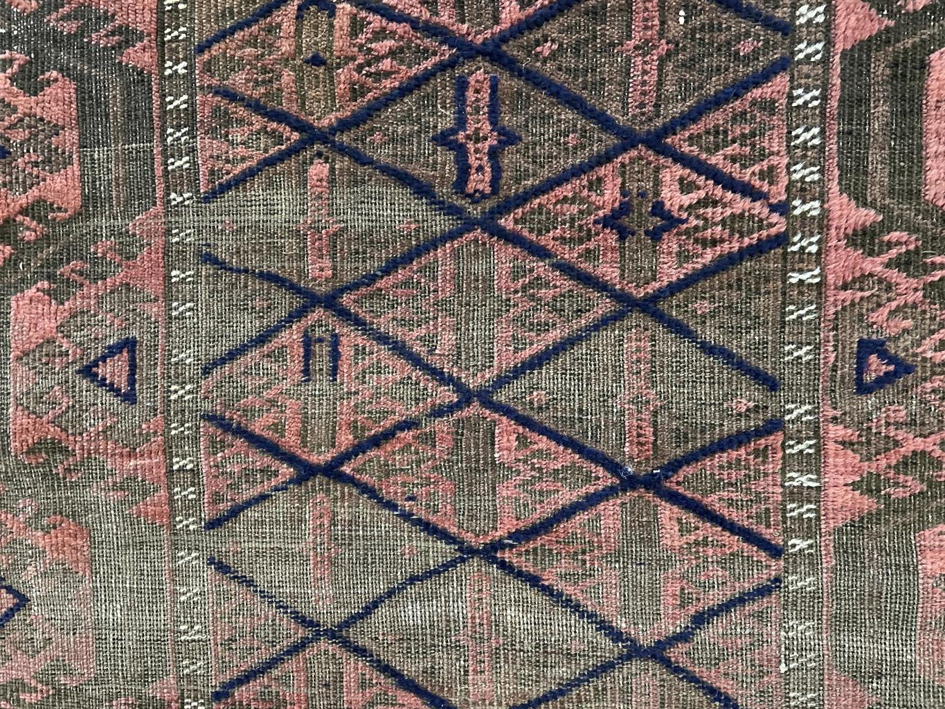 AORug#17766 size. 2' 05" x 4' 10"