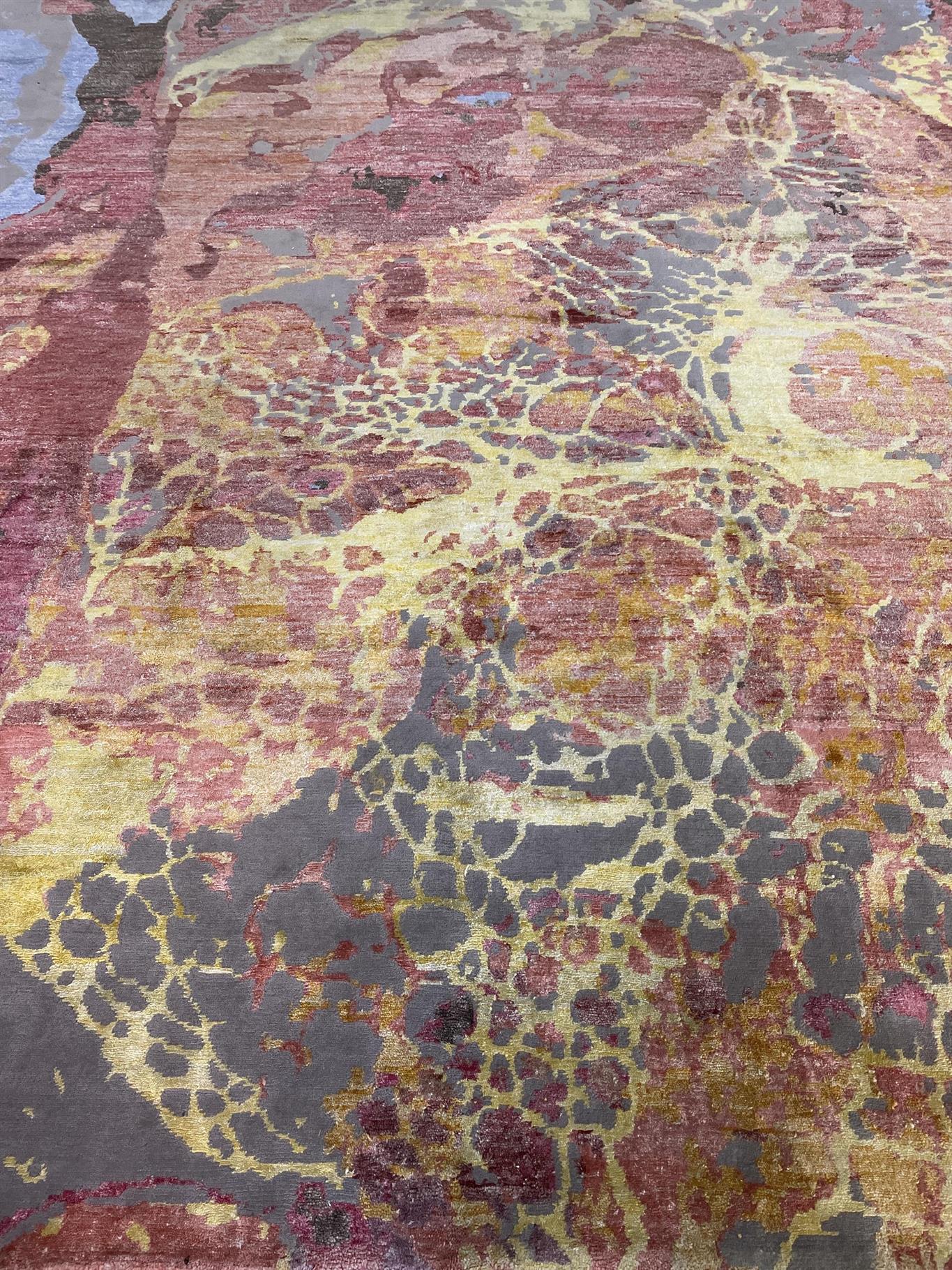 AORug#17984 size. 8' 02" x 9' 09"