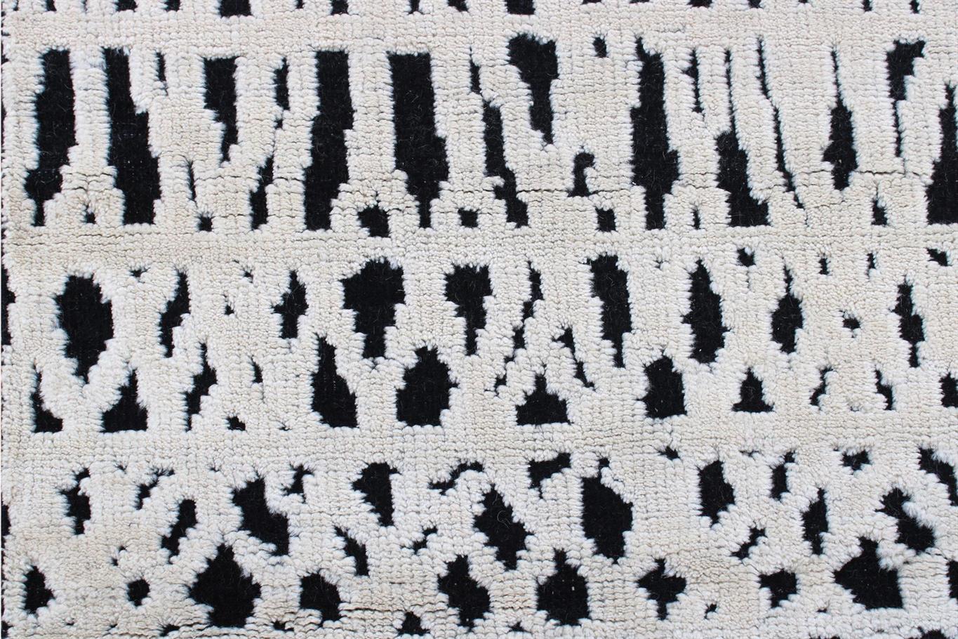 AORug#16801 size. 8'0" X 10'0"