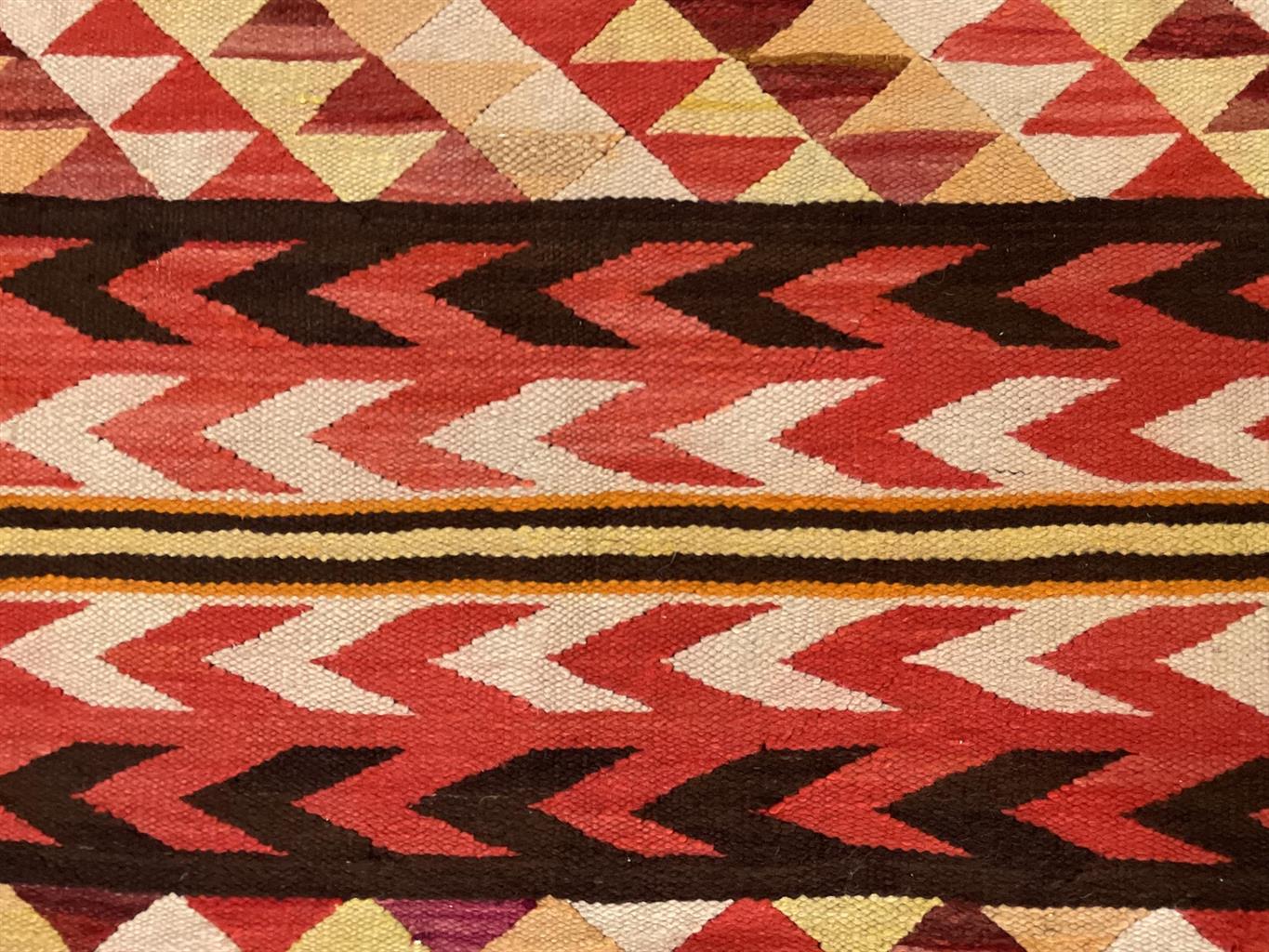 AORug#8464 size. 4' 03" x 5' 05"