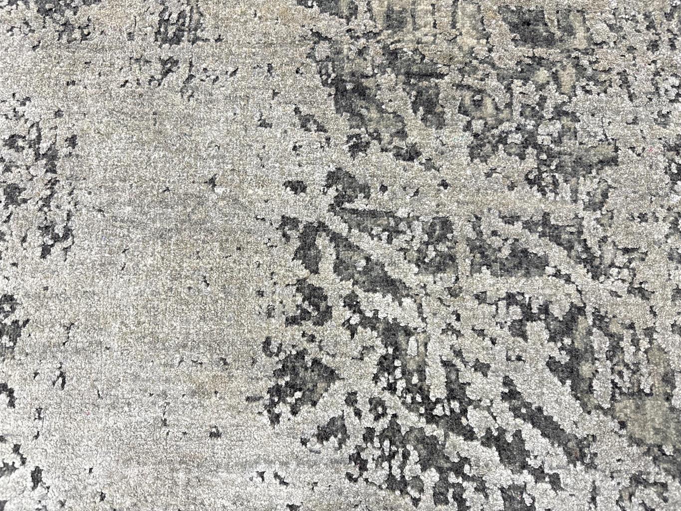 AORug#11555 size. 8' 00" x 9' 10"