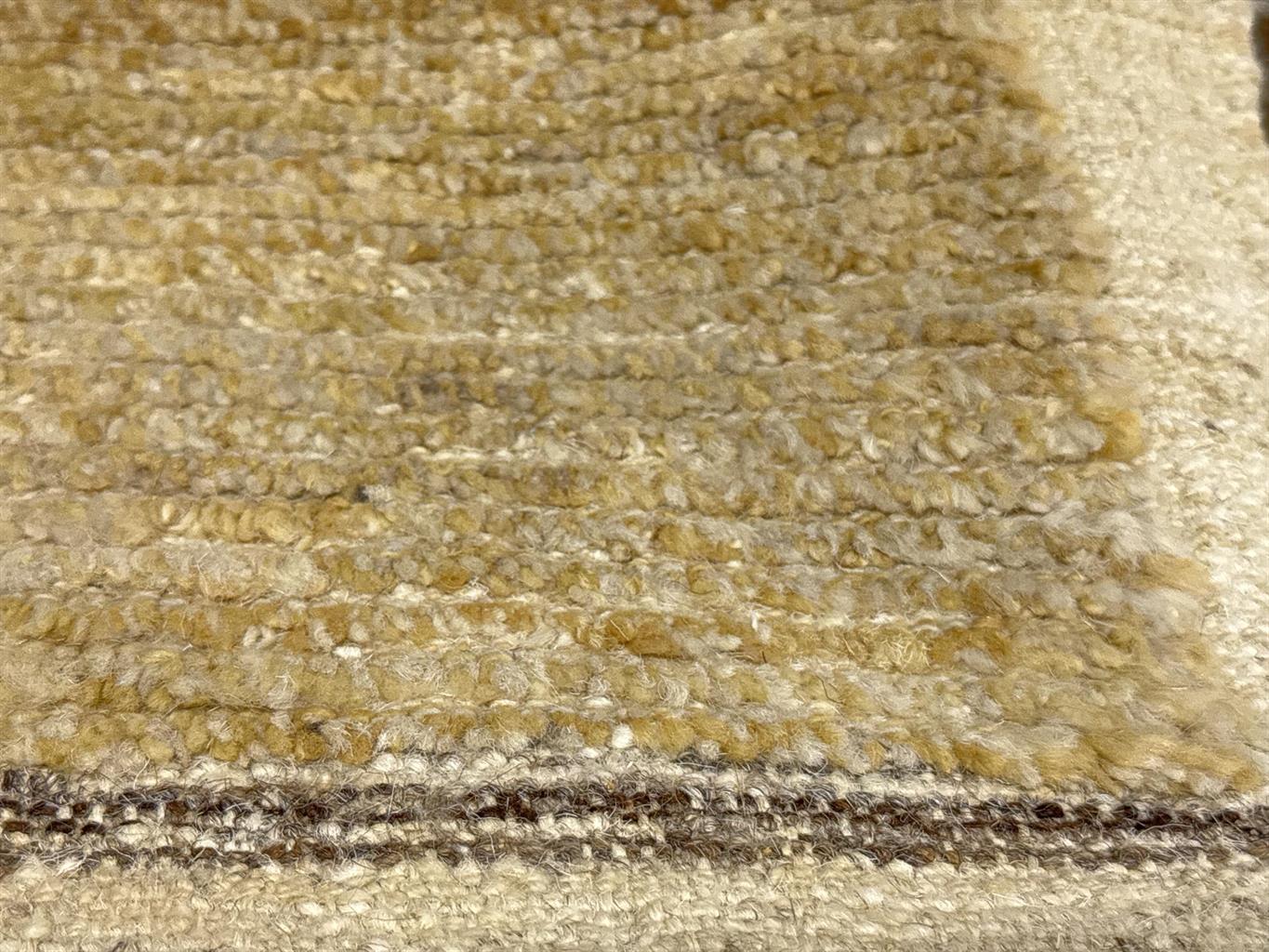 AORug#16180 size. 8' 06" x 9' 09"