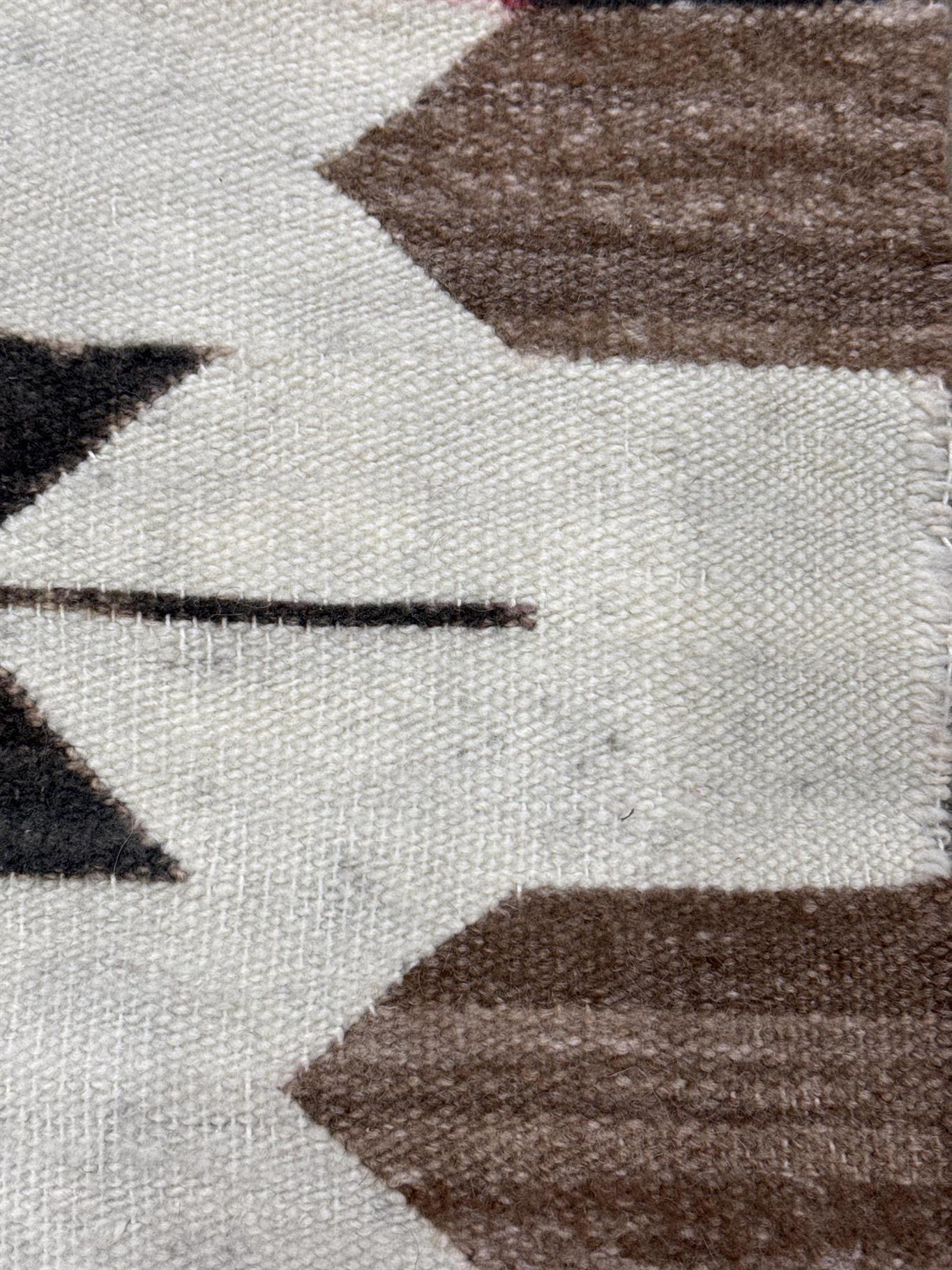 AORug#5247 size. 1' 05" x 2' 08"