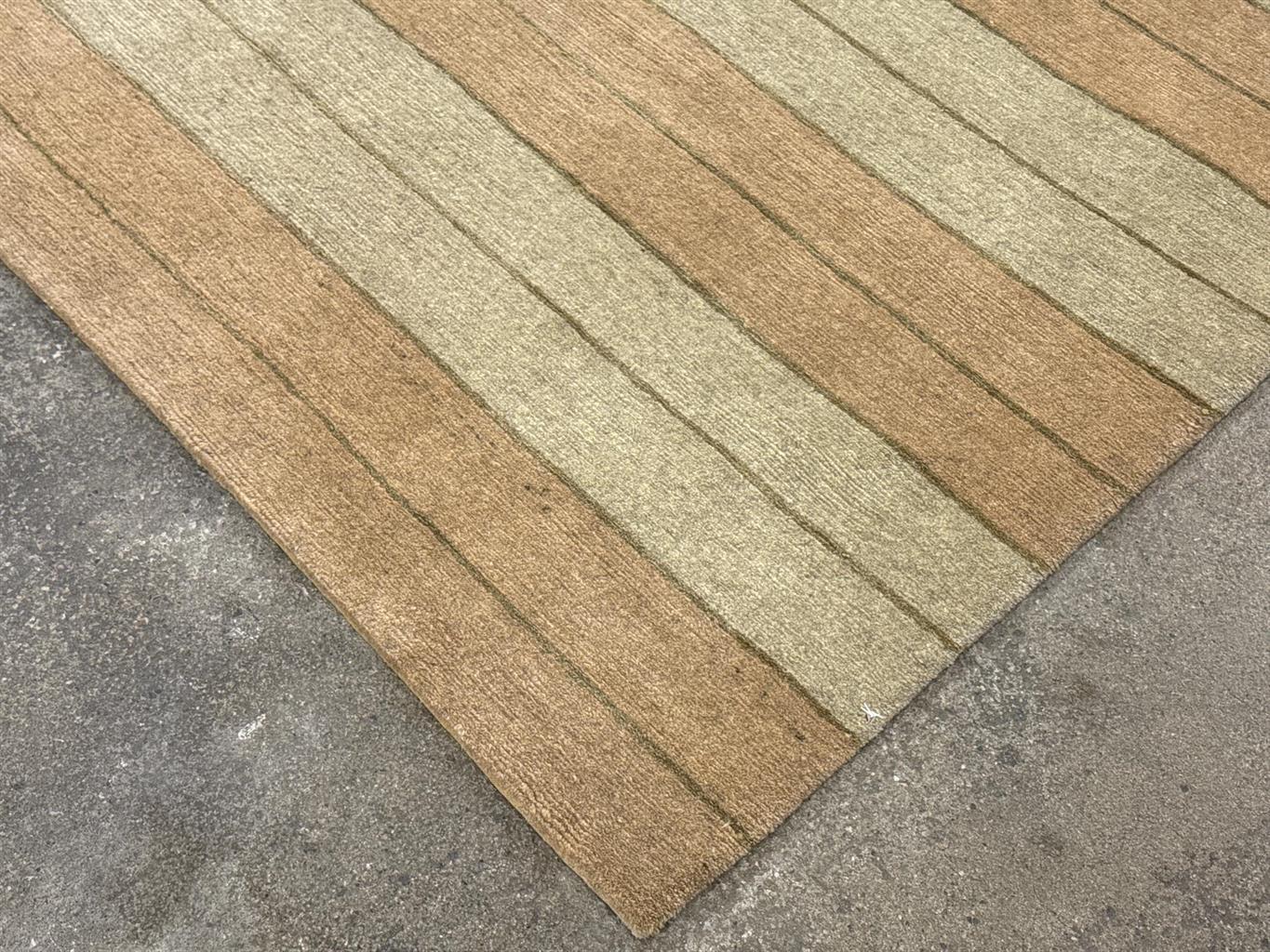 AORug#15988 size. 6' 07" x 6' 08"