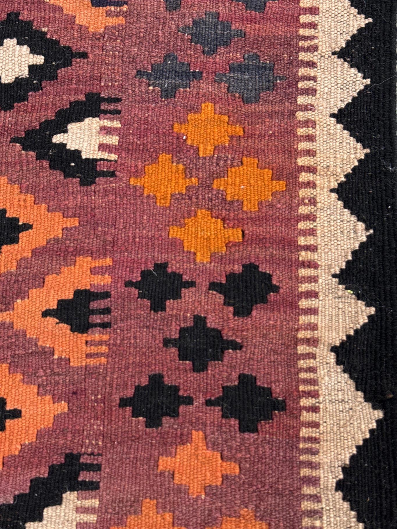 AORug#2264 size. 3' 01" x 6' 02"