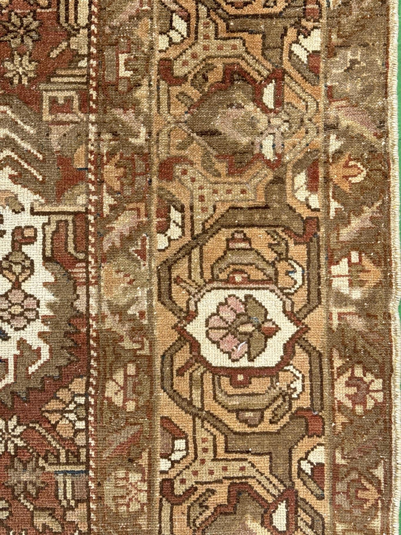 AORug#18825 size. 9' 06" x 15' 01"