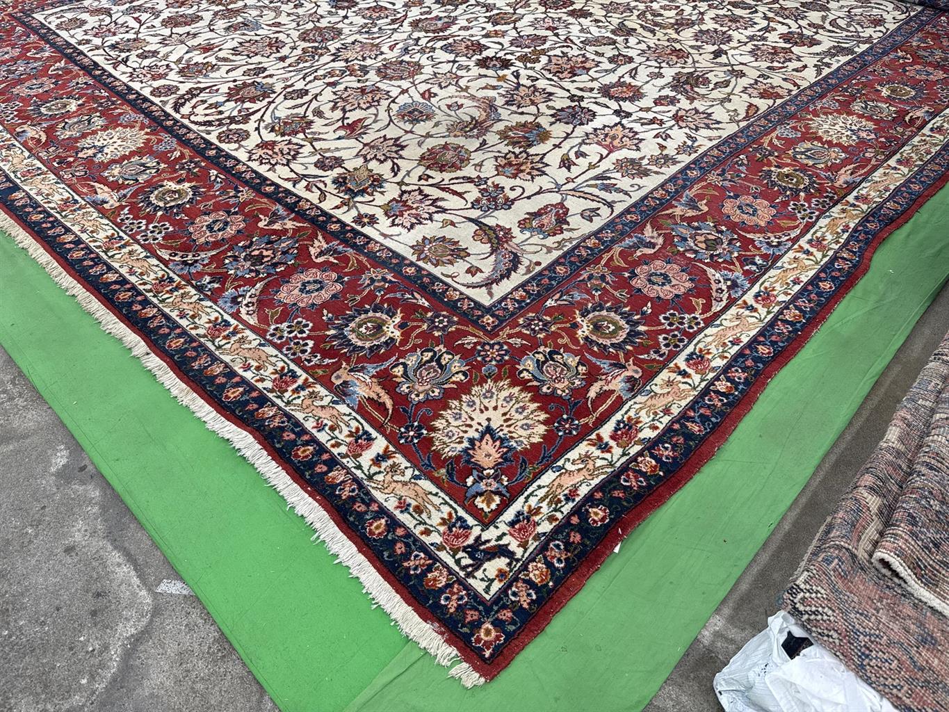 AORug#14095 size. 14' 01" x 22' 07"