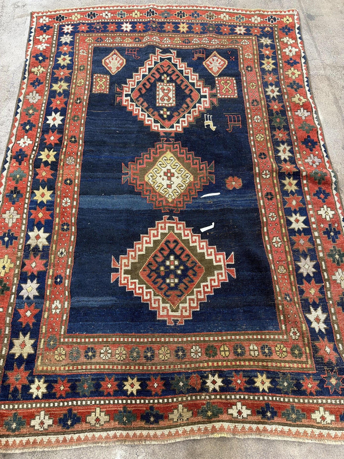 AORug#8294 size. 5' 00" x 7' 04"