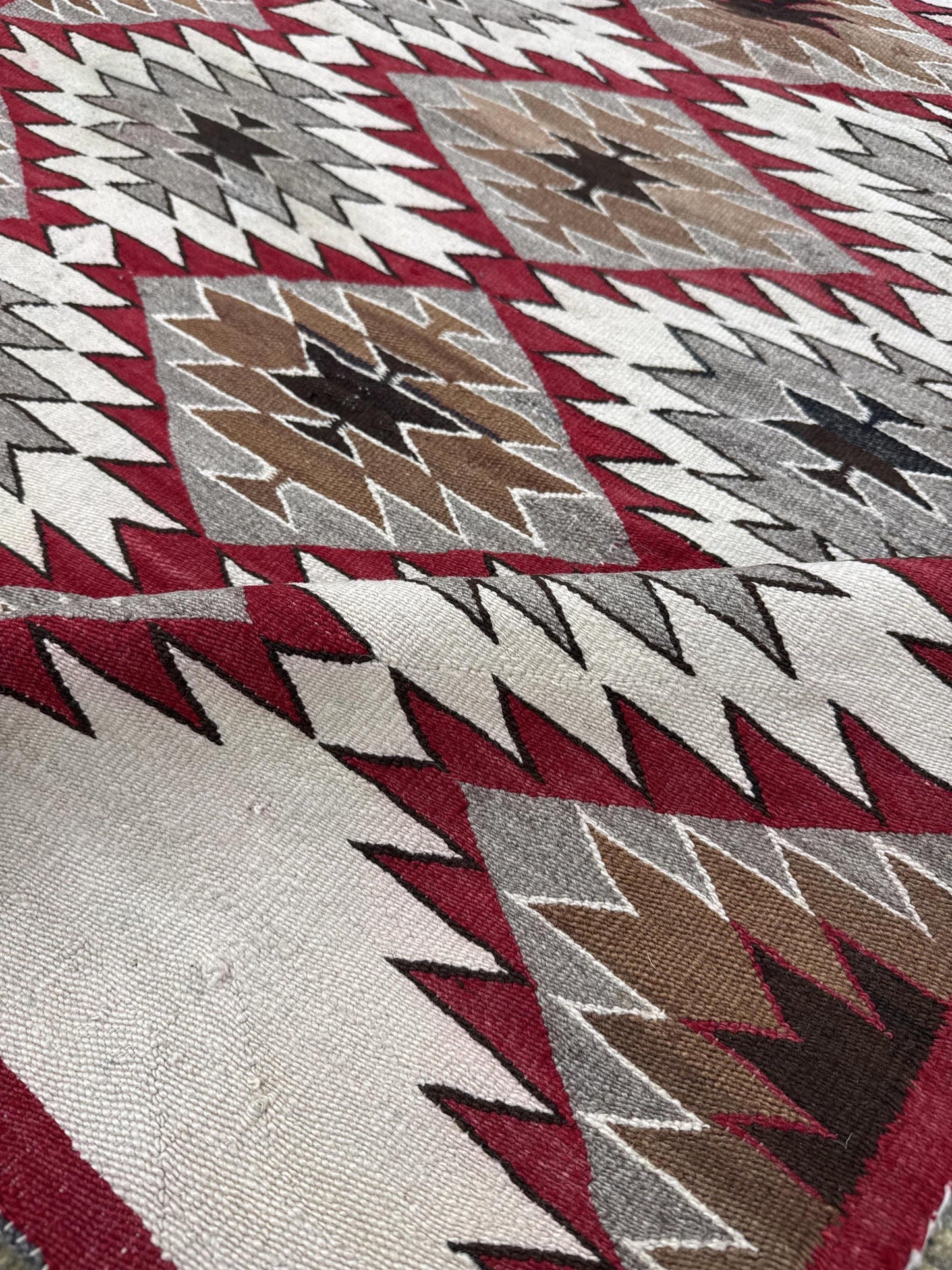 AORug#1915 size. 3' 00" x 5' 01"