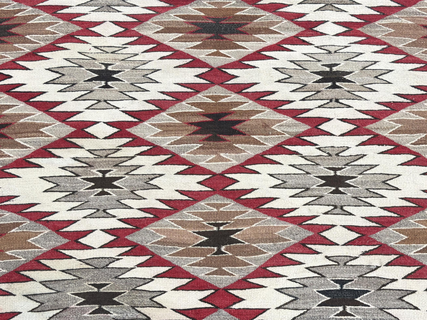 AORug#1915 size. 3' 00" x 5' 01"