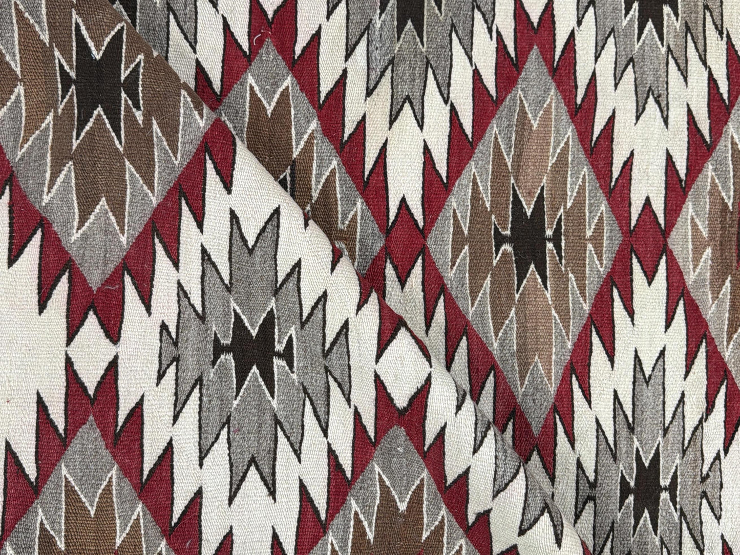 AORug#1915 size. 3' 00" x 5' 01"