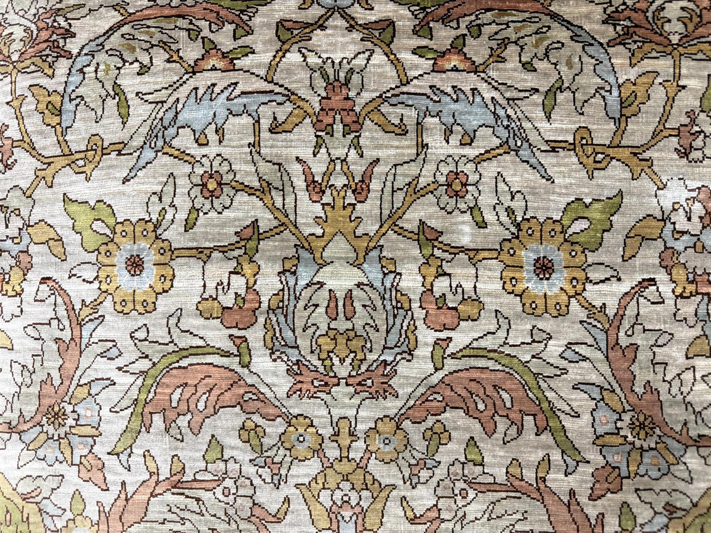 AORug#10438 size. 3' 07" x 5' 07"