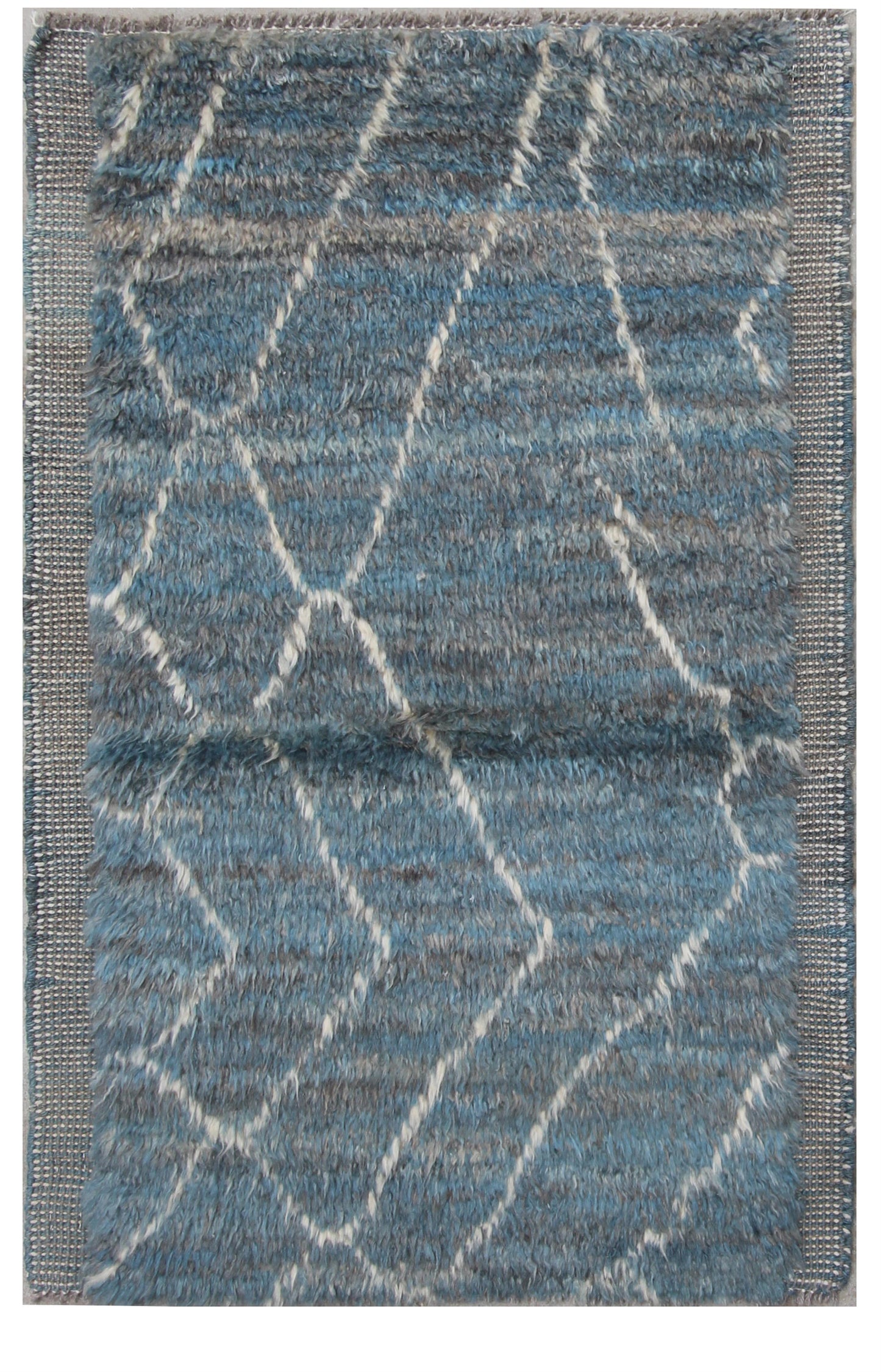 AORug#13007 size. 1' 11" x 2' 11"