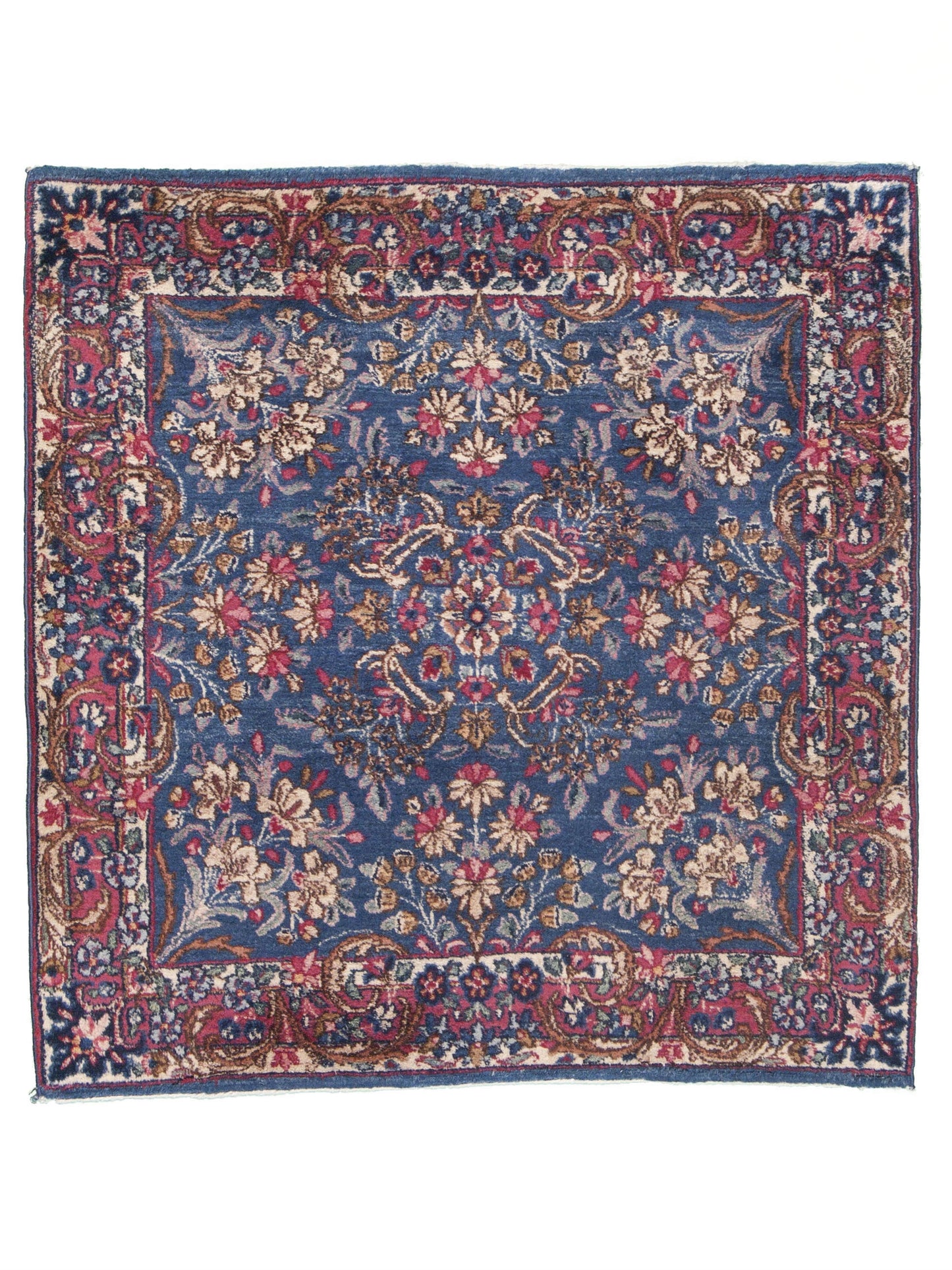 AORug#3943 size. 3' 00" x 3' 00"
