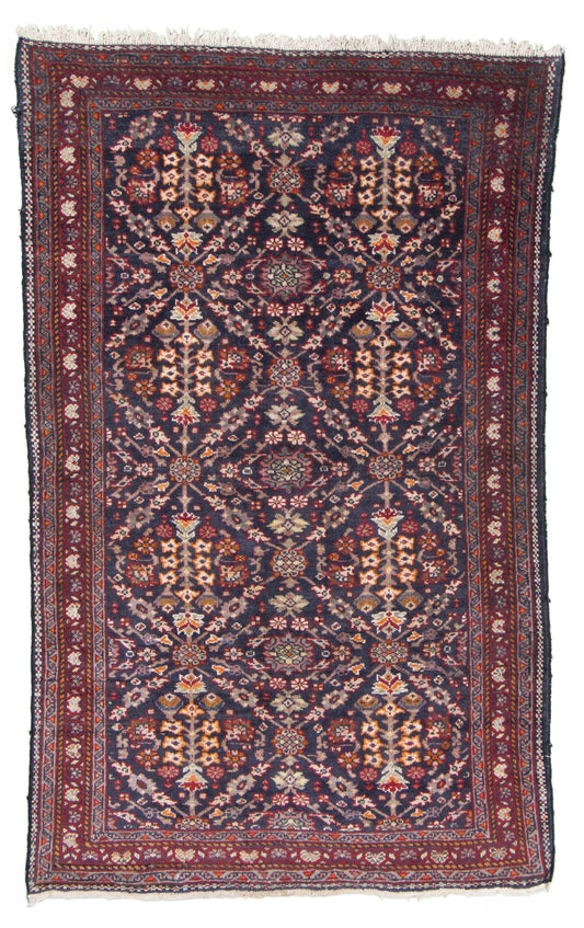 AORug#3964 size. 4' 04" x 6' 08"