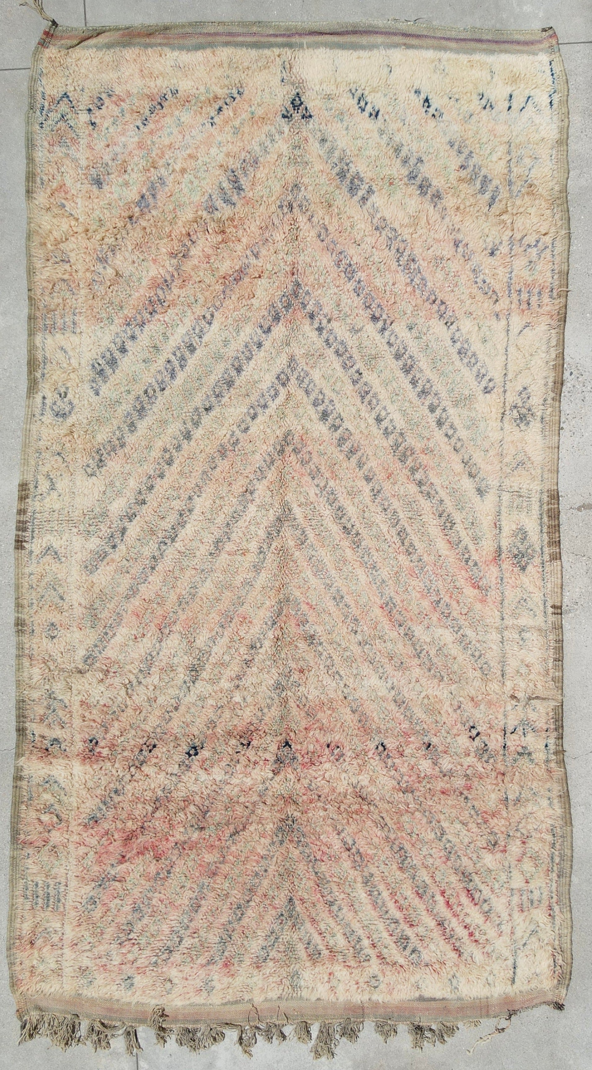 Explore our exquisite collection of handmade rugs, ranging from antique and vintage to modern designs. Each rug is a testament to skilled craftsmanship, offering timeless beauty and elegance. Elevate your space with the warmth and artistry of our handcrafted carpets.